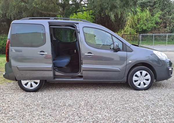 Citroen Berlingo cena 36900 przebieg: 121484, rok produkcji 2017 z Poznań małe 277